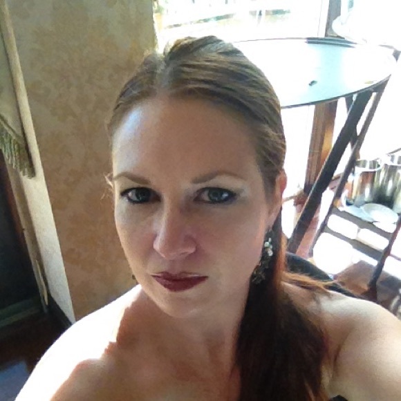 Meet your Posher, Holly - Picture 1 of 1